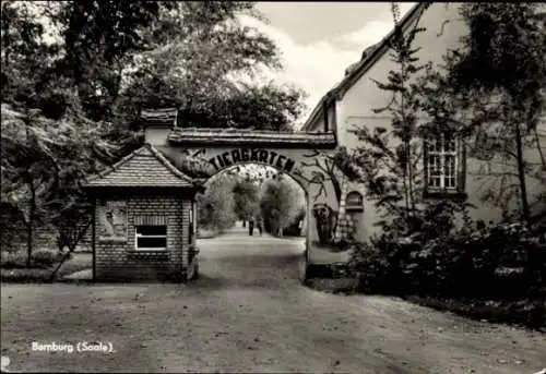 Ak Bernburg an der Saale, Eingang zum Garten,  Architektur, nmotiv