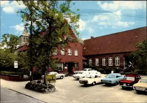 Ak Goldenstedt in Oldenburg, Gasthaus zur Schmiede, Parkplatz