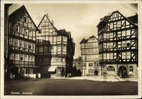 Ak Kassel in Hessen, Fachwerkhäuser, Altmarkt, Stadtansicht, Menschen,  Architektur
