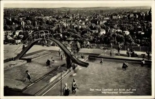 Ak Wiesbaden in Hessen, Opelbad, Schwimmer, Rutsche, Stadtansicht,  Fotografie