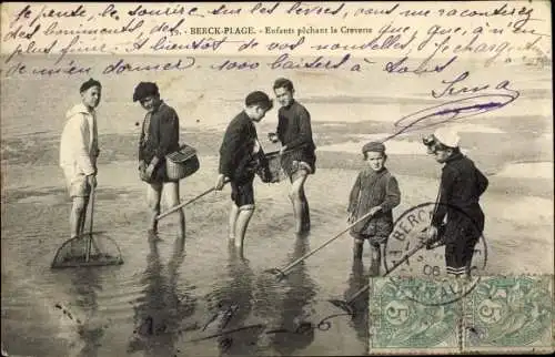 Ak Berck Plage Pas de Calais, Enfants pechant la Crevette