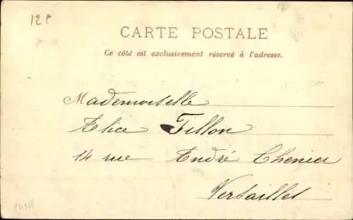 Ak Fécamp Seine Maritime, Mann in Arbeitskleidung, Seilrollen im Hintergrund, maritime Atmosphäre