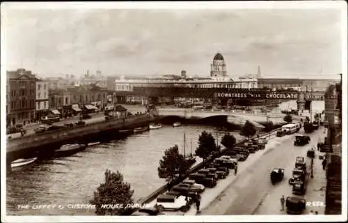 Ak Dublin Irland, The Liffey and Custom House