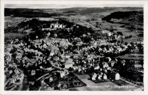 Ak Kronach in Oberfranken, Luftaufnahme von  Stadtansicht, Schwarz-Weiß-Fotografie