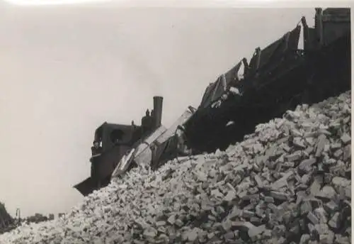 Original Foto Berlin Tiergarten, Holsteinisches Ufer, Enttrümmerung, um 1945, ca. 13 x 17 cm