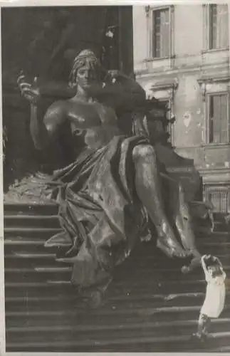 Original Foto Berlin Mitte, Schloß, Nationaldenkmal, um 1945/46, ca. 13 x 17 cm