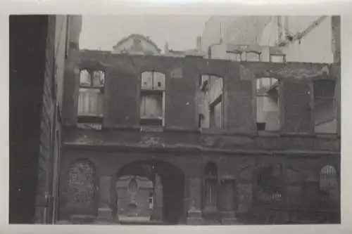 Original Foto Berlin Mitte, Strelitzer Str. 43, Vaterländischer Bauverein, um 1945/46, ca. 9 x 14 cm