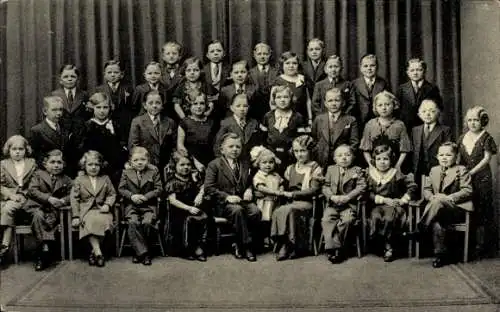 Ak Schaefers Wonder-Midgets, Liliputaner-Truppe