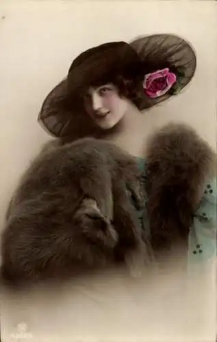 Ak Frau mit Hut, Pelzstola, Portrait