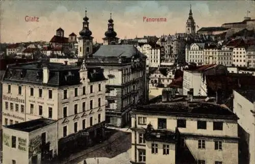 Ak Kłodzko Glatz Schlesien, Panoramasicht auf  historische Gebäude, Hotel Ross, Türme, Stadtan...