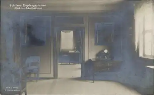 Foto Ak Weimar in Thüringen, Schillers Empfangszimmer, Arbeitszimmer im Hintergrund