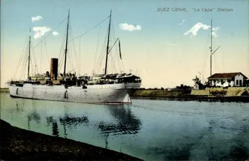 Ak Suez Ägypten, Schiff "Le Cape",  Stationsgebäude im Hintergrund
