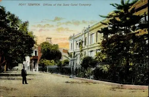 Ak Port Tewfik Suez Port Ägypten, Bürogebäude der Suez Canal Company, Stadtansicht, Bäume im V...