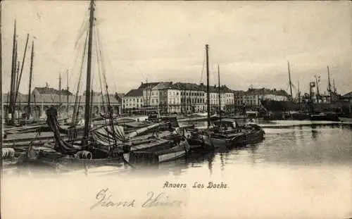 Ak Anvers Antwerpen Flandern, Hafenansicht, viele Schiffe, historische Gebäude, ruhige Wassero...