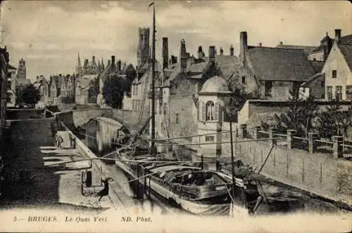 Ak Bruges Brügge Flandern Westflandern, Blick auf den Quai Vert, Kanal, alte Häuser, Boot