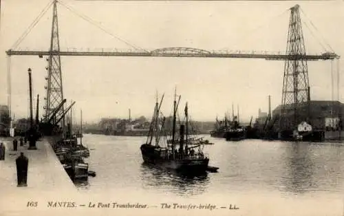 Ak Nantes Loire Atlantique, Le Pont Transbordeur, Transfer-bridge, Hafenansicht, Schiffe