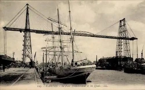 CPA Nantes Loire Atlantique, Le Pont Transbordeur et les Quais