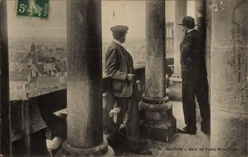 CPA Nantes Loire Atlantique, dans les Tours Notre Dame