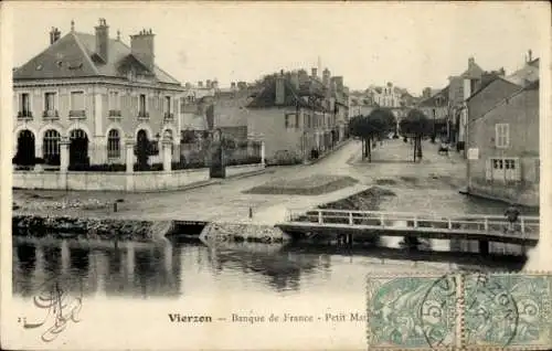 Ak Vierzon Cher, Bank de France, Petit Mai, Flussansicht, Architektur