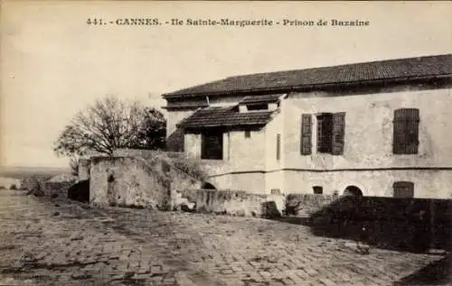 Ak Cannes Alpes Maritimes, Ile Sainte-Marguerite, Prison de Bazaine,  Architektur