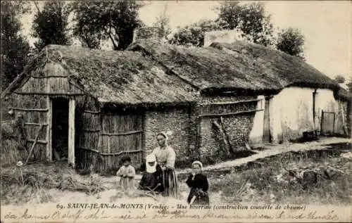 Ak Saint Jean de Monts Vendée, un bourrine (construction couverte de chaume)