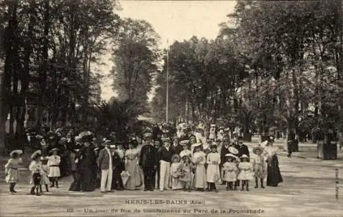 Ak Néris les Bains Allier, un jour de fete de bienfaisance au Parc de la Promenade