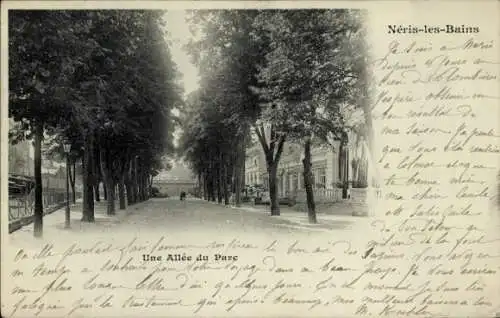Ak Néris les Bains Allier, une Allee du Parc