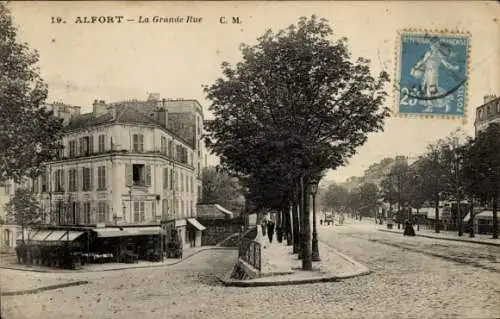 Ak Alfort Val de Marne, Vorderansicht von La Grande Rue, Gebäude, Bäume, Straßenansicht, Briefmar