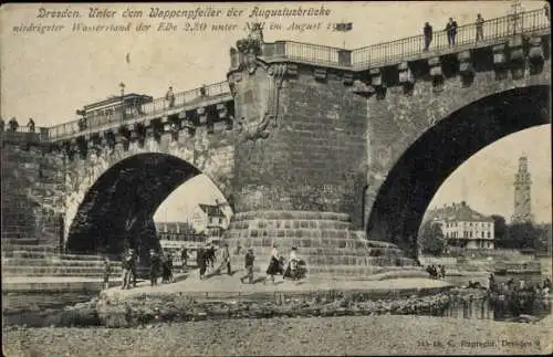 Ak Dresden Altstadt, Augustusbrücke, niedriger Wasserstand der Elbe, August 199