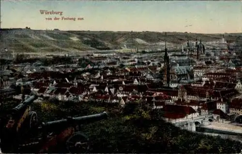 Ak Würzburg am Main Unterfranken, Vogelperspektive auf  Festung, Stadtansicht,  Stadtarchitektur