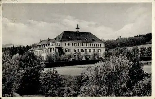 Ak Marktredwitz im Fichtelgebirge, Städt. Krankenhaus, Haus in Sonne und Wald, Natur, Bäume, Wolk