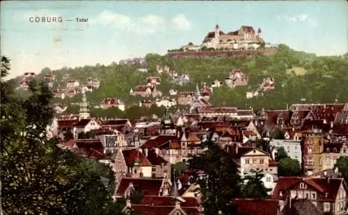 Ak Coburg in Oberfranken, Stadtansicht von  Schloss im Hintergrund, grüne Hügel