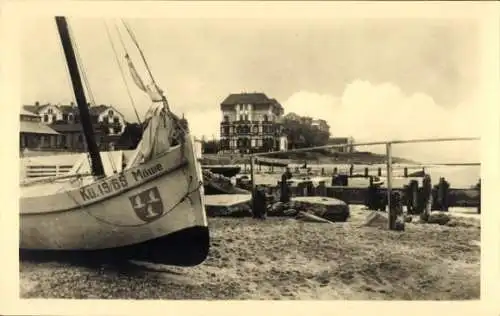 Ak Ostseebad Kühlungsborn, Boot am Strand,  Bauten, Strandpromenade