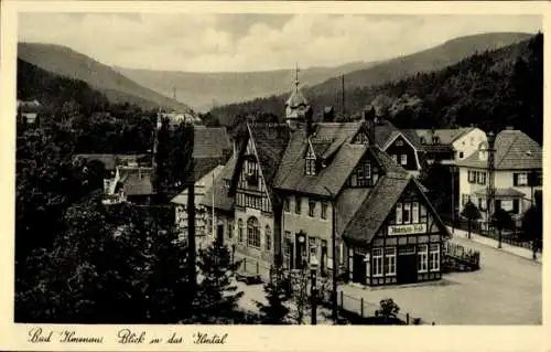 Ak Ilmenau in Thüringen, Blick auf Gebäude, umgebende Natur, Berglandschaft