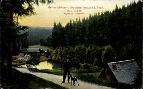 Ak Großbreitenbach in Thüringen, Mühle im Grundstal, Passant m. Hund