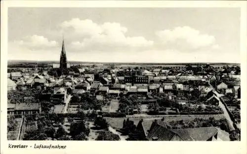 Ak Kevelaer am Niederrhein, Luftaufnahme, Stadtansicht, Kirche, ländliche Umgebung,  Architektur