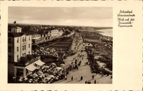 Ak Ostseebad Warnemünde Rostock, Ostseebad  Blick auf die Bismarck-Promenade