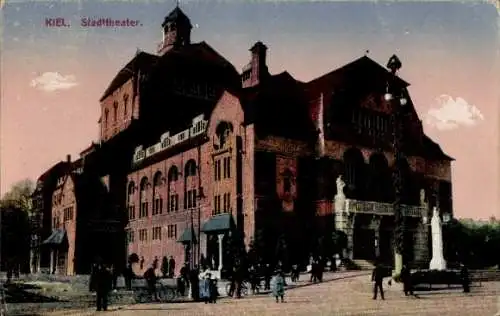 Ak Kiel,  Stadttheater, s Gebäude, Menschen, Fahrräder