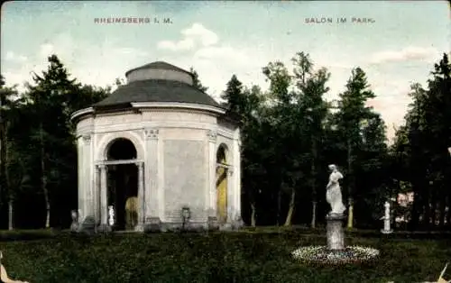 Ak Rheinsberg in der Mark, Architektur, Salon im Park, Bäume, Statuen, Parklandschaft