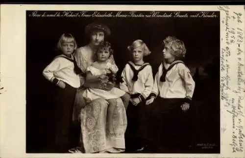 Ak Familienbild mit Elisabeth Marie zu Windisch Graetz und den Kindern