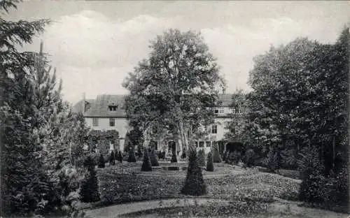 Ak Sornssig bei Pommritz Hochkirch in Sachsen, Gartenanlage, Haus im Hintergrund