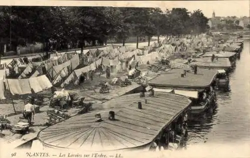 Ak Nantes Loire Atlantique, Ansicht der Lavoirs sur l'Erdre, Boote und Bekleidung auf Wäscheleine