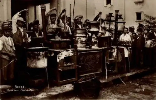 Ak Napoli Neapel Campania, Makkaroni-Verkäufer, Menschenmenge, historische Szenerie, Verkaufss...
