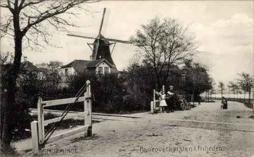 Ak Kerteminde Dänemark, Windmühle, Bahnübergang
