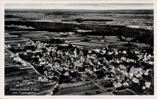 Ak Dietenheim an der Iller Baden Württemberg, Luftaufnahme von Dietenheim, Blick auf das Dorf, Fe
