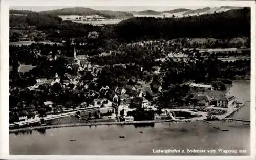 Ak Ludwigshafen am Bodensee, Luftaufnahme, Ludwigshafen, Bodensee, aus dem Flugzeug