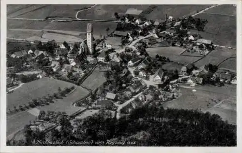 Ak Kirchhaslach in Schwaben, Luftaufnahme von  viele Häuser und Felder sichtbar