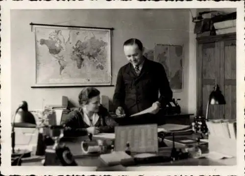 Foto Dresden Cossebaude Niederwartha, Im kaufmännischen Büro der ASW, 28.3.1941