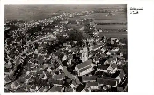 Ak Langenau in Württemberg, Luftaufnahme von  typisch schwäbische Architektur, Kirchen mit Turm