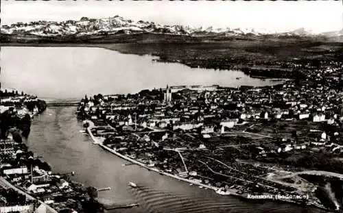Ak Konstanz am Bodensee, Landschaftsaufnahme von Konstanz am Bodensee, Gebirgszug im Hintergrund